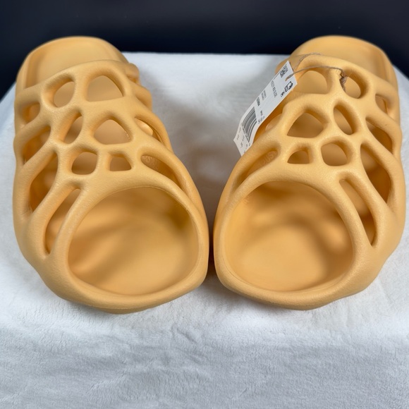 Yeezy 450 Slide ‘Cream’ | Size 12 | VNDS - Picture 1 of 13